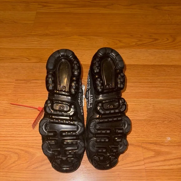 i don’t wear than so they just sit like new only worn twice still looks unworn - Picture 5 of 5